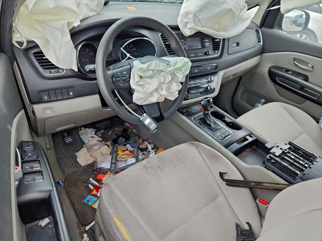 2016 KIA SEDONA LX photo 8