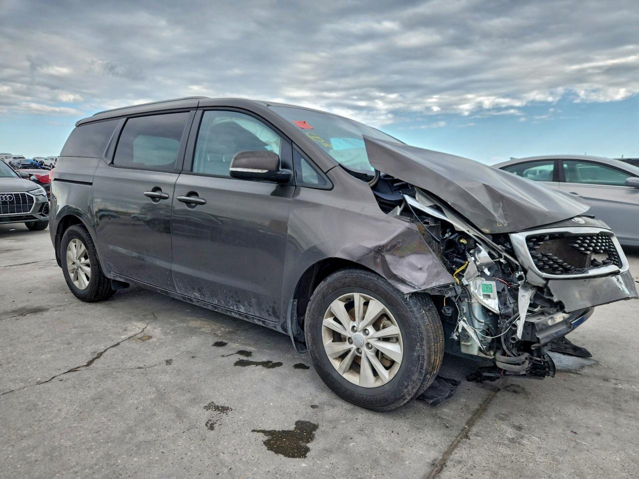 2016 KIA SEDONA LX photo 4