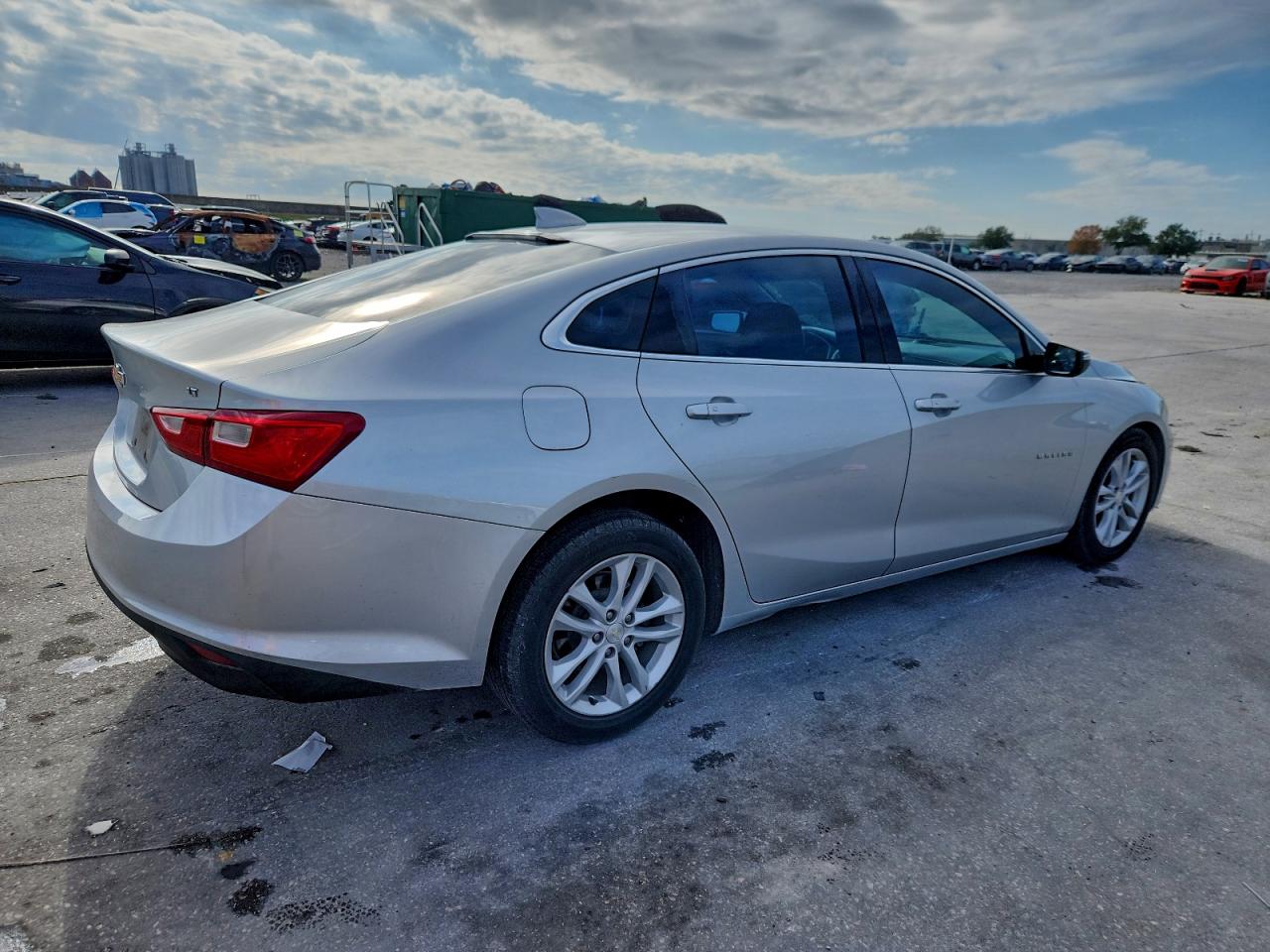 2018 CHEVROLET MALIBU LT photo 3