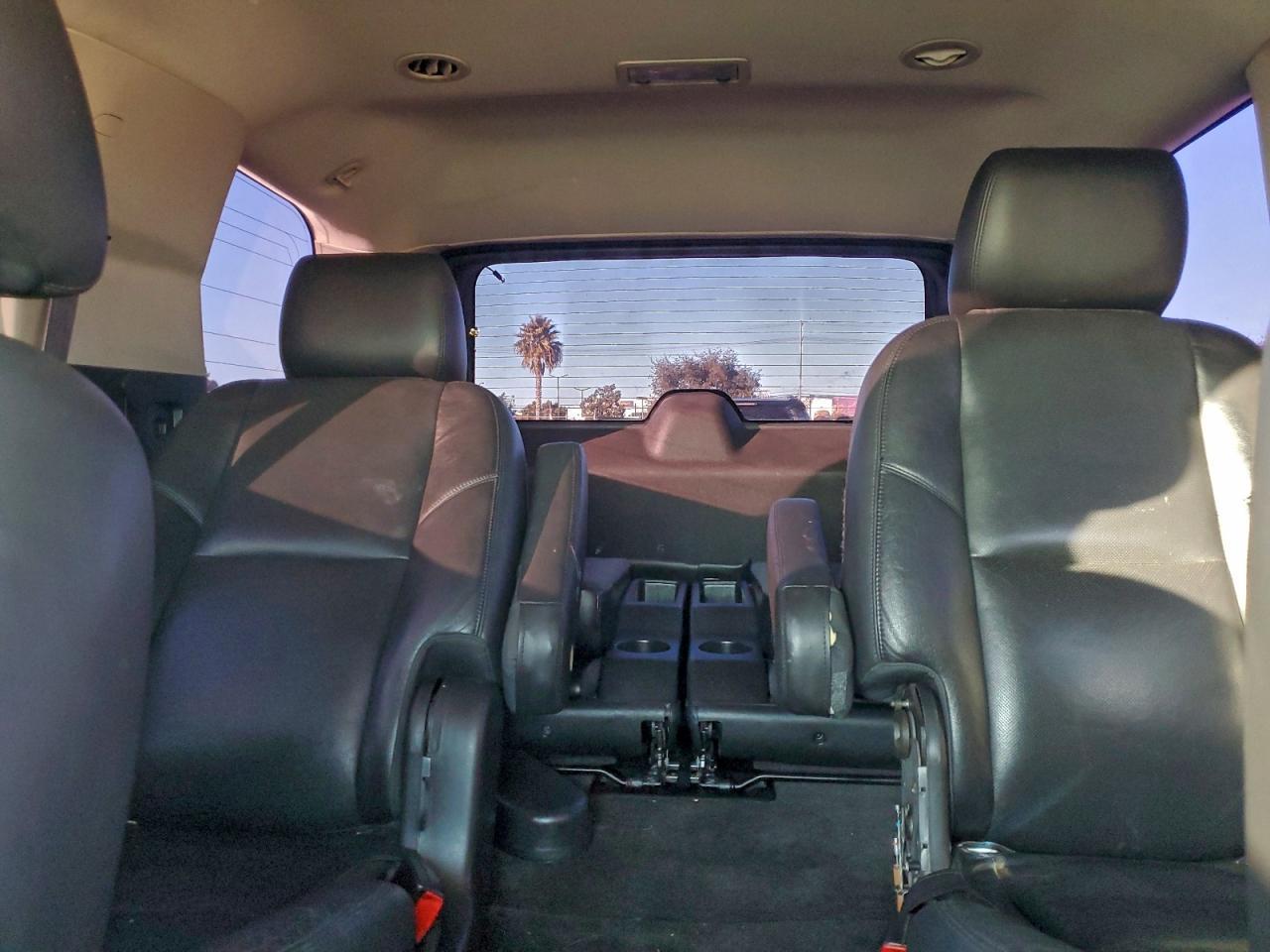 2012 CADILLAC ESCALADE LUXURY photo 10