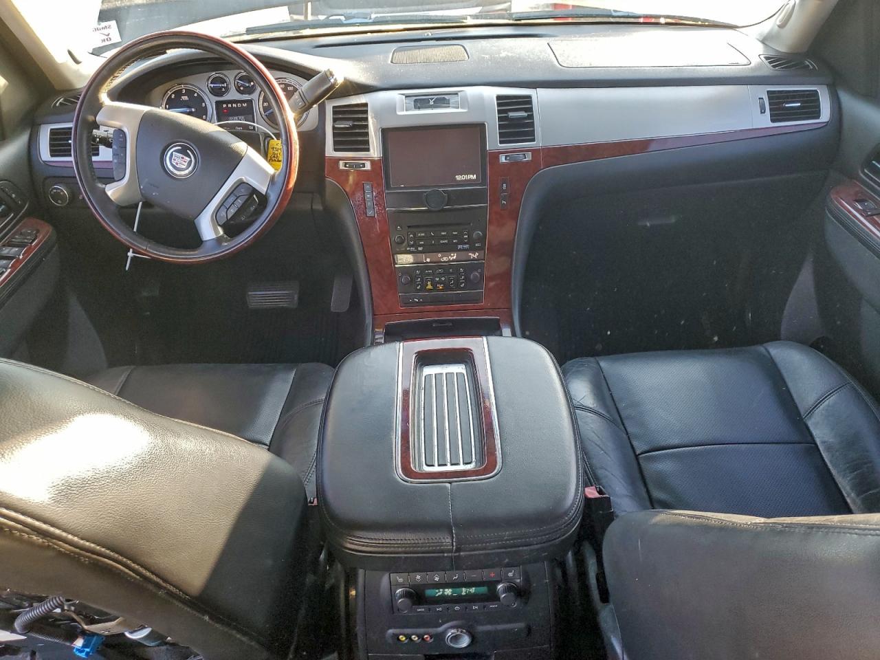 2012 CADILLAC ESCALADE LUXURY photo 8