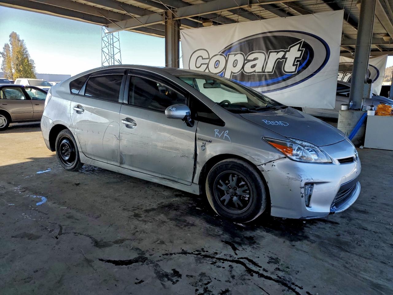 2015 TOYOTA PRIUS photo 4