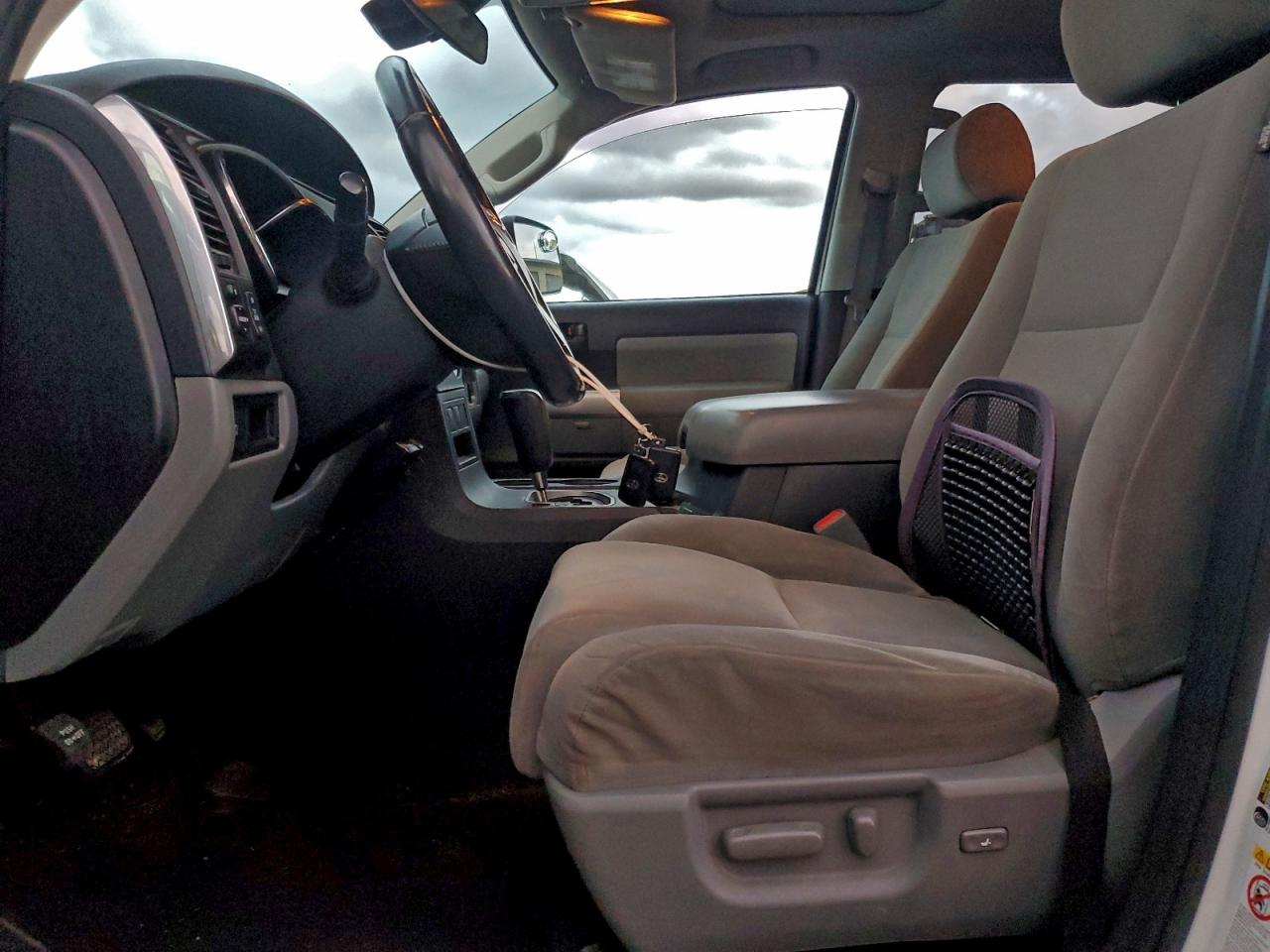 2021 TOYOTA SEQUOIA SR5 photo 7