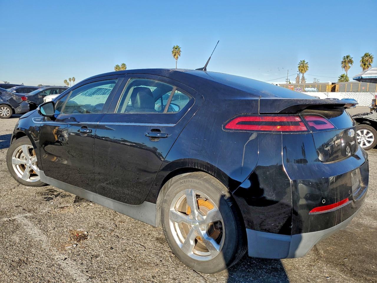2014 CHEVROLET VOLT photo 2