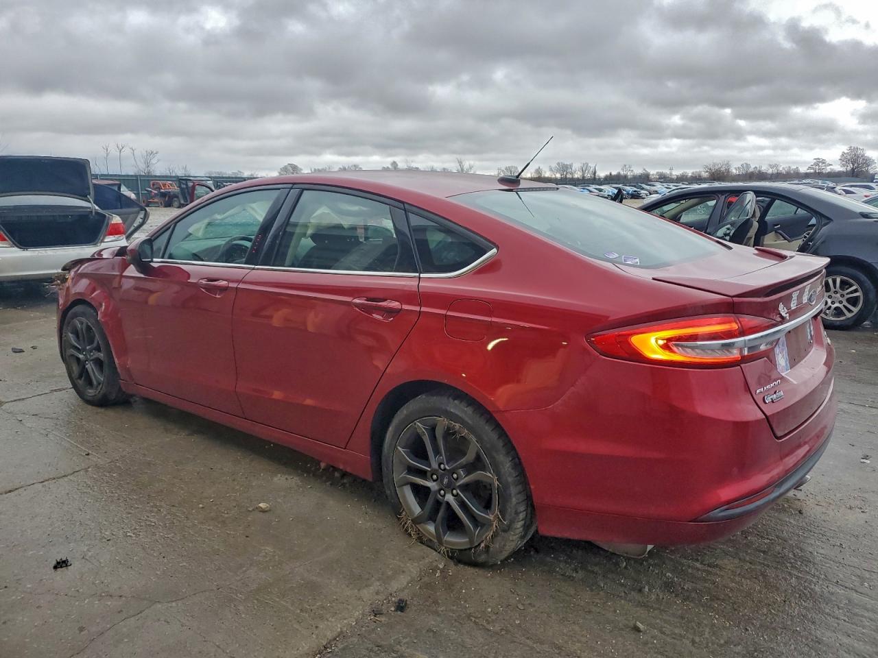 2018 FORD FUSION SE photo 2