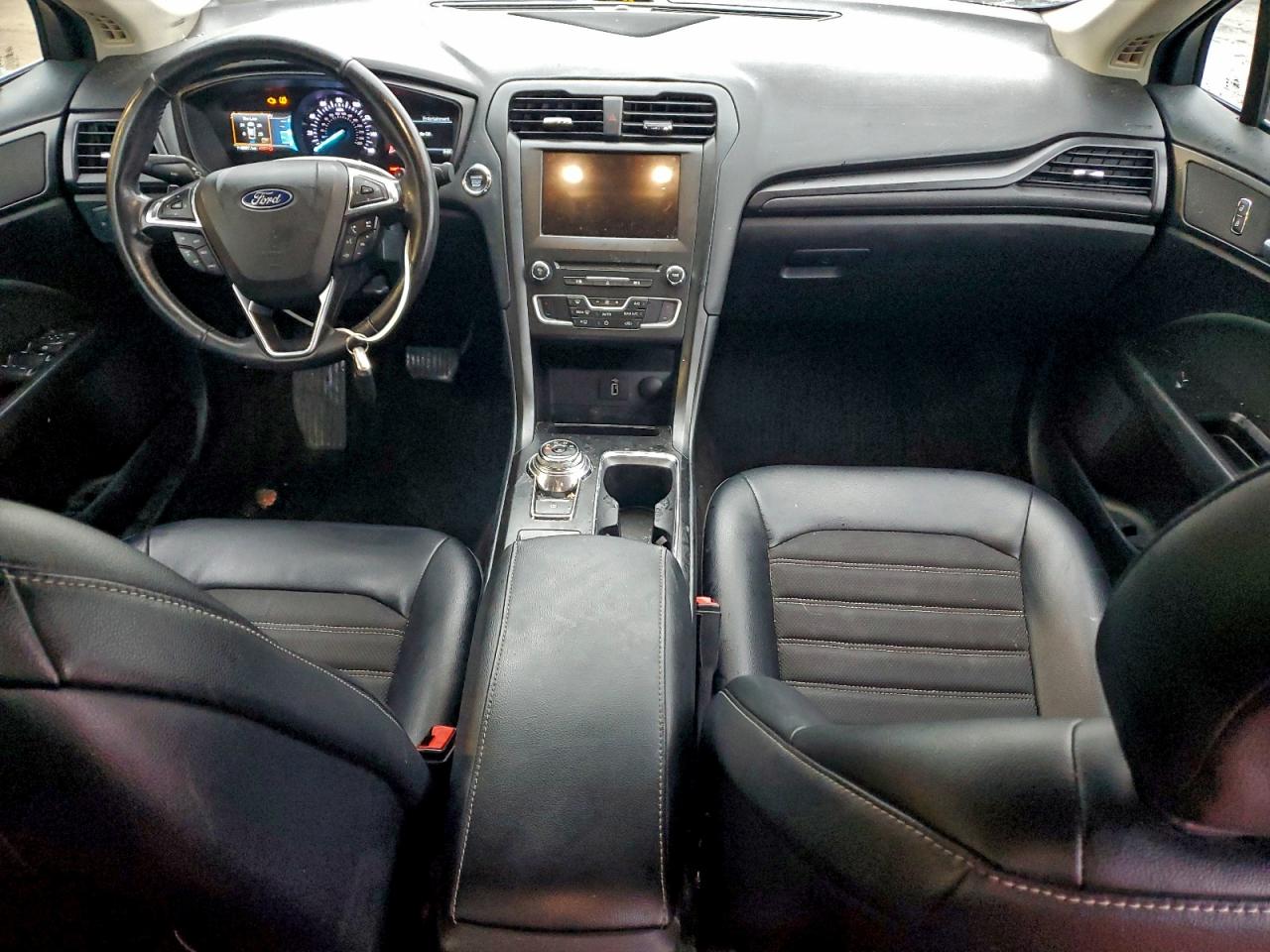 2018 FORD FUSION SE photo 8