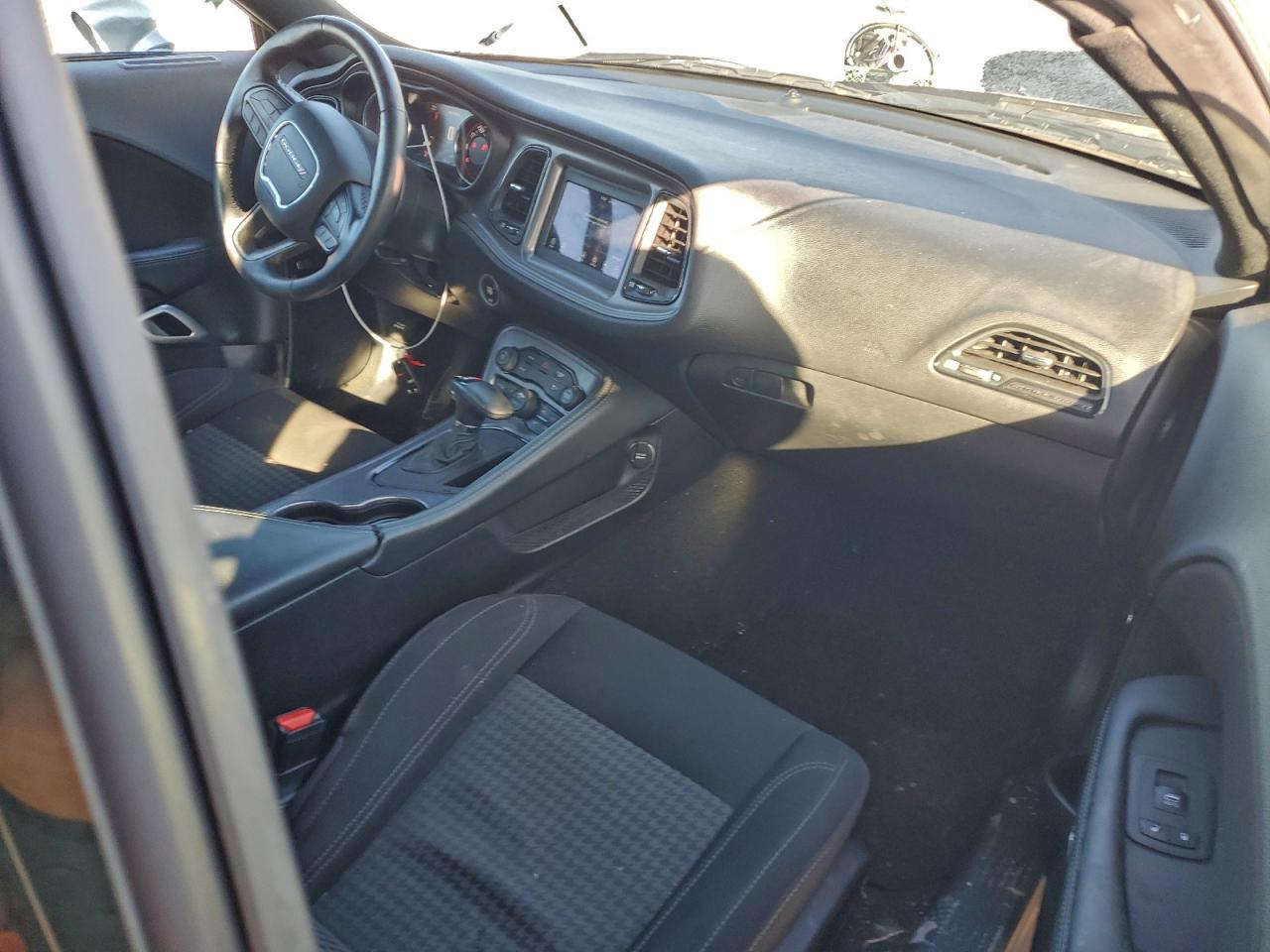 2023 DODGE CHALLENGER SXT photo 8
