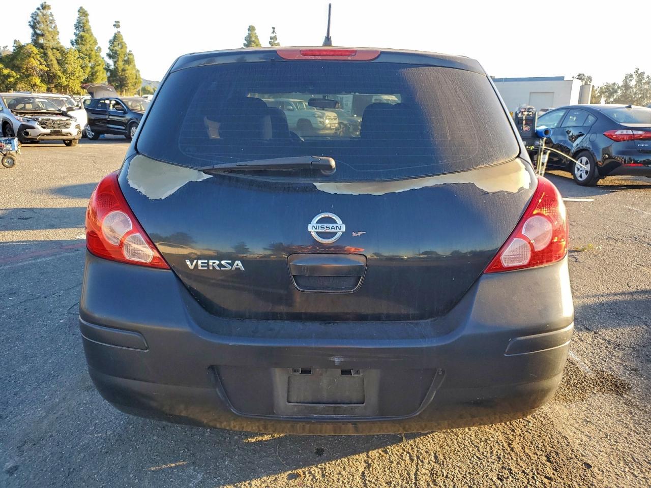 2011 NISSAN VERSA S photo 6