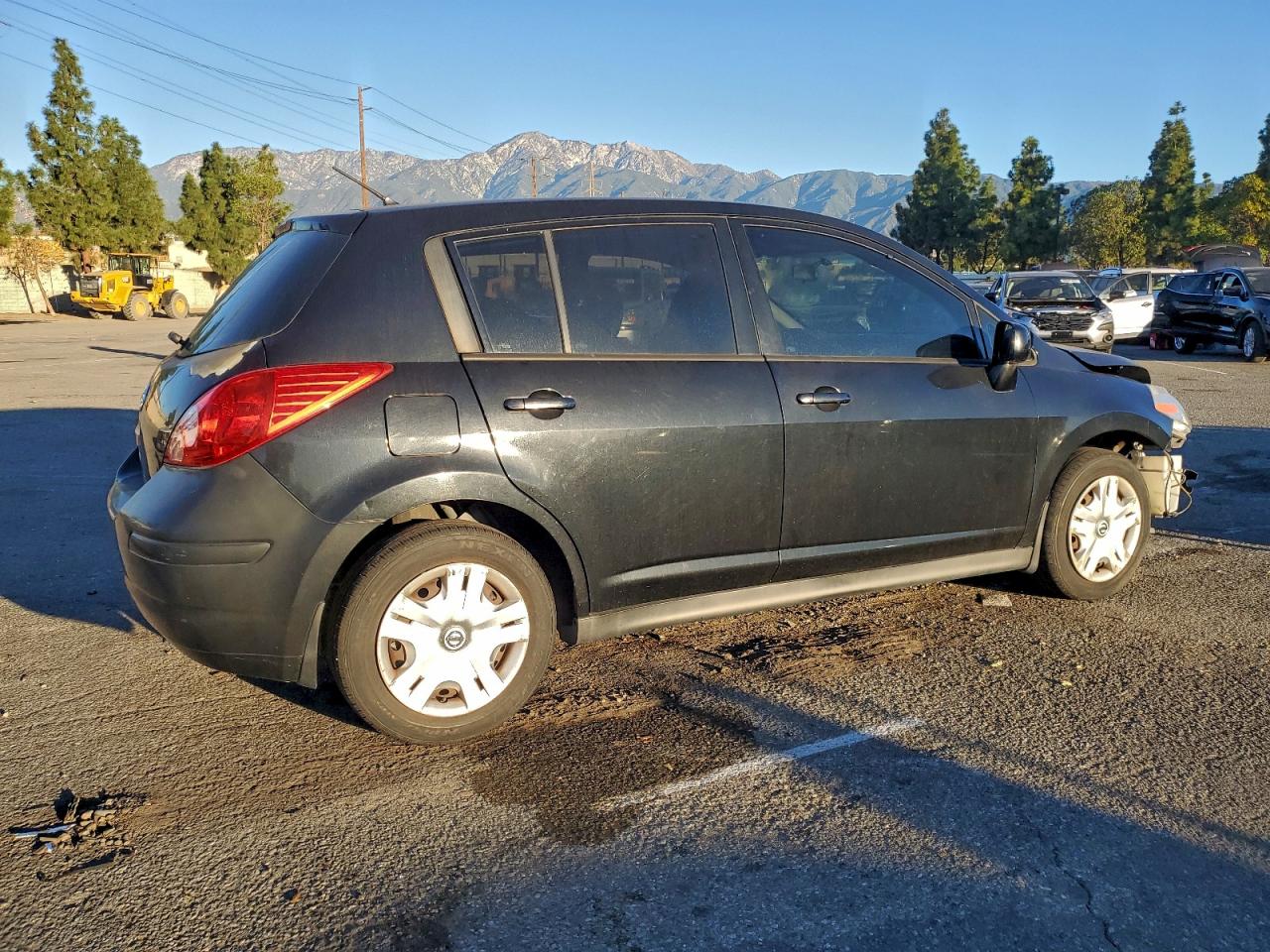 2011 NISSAN VERSA S photo 3