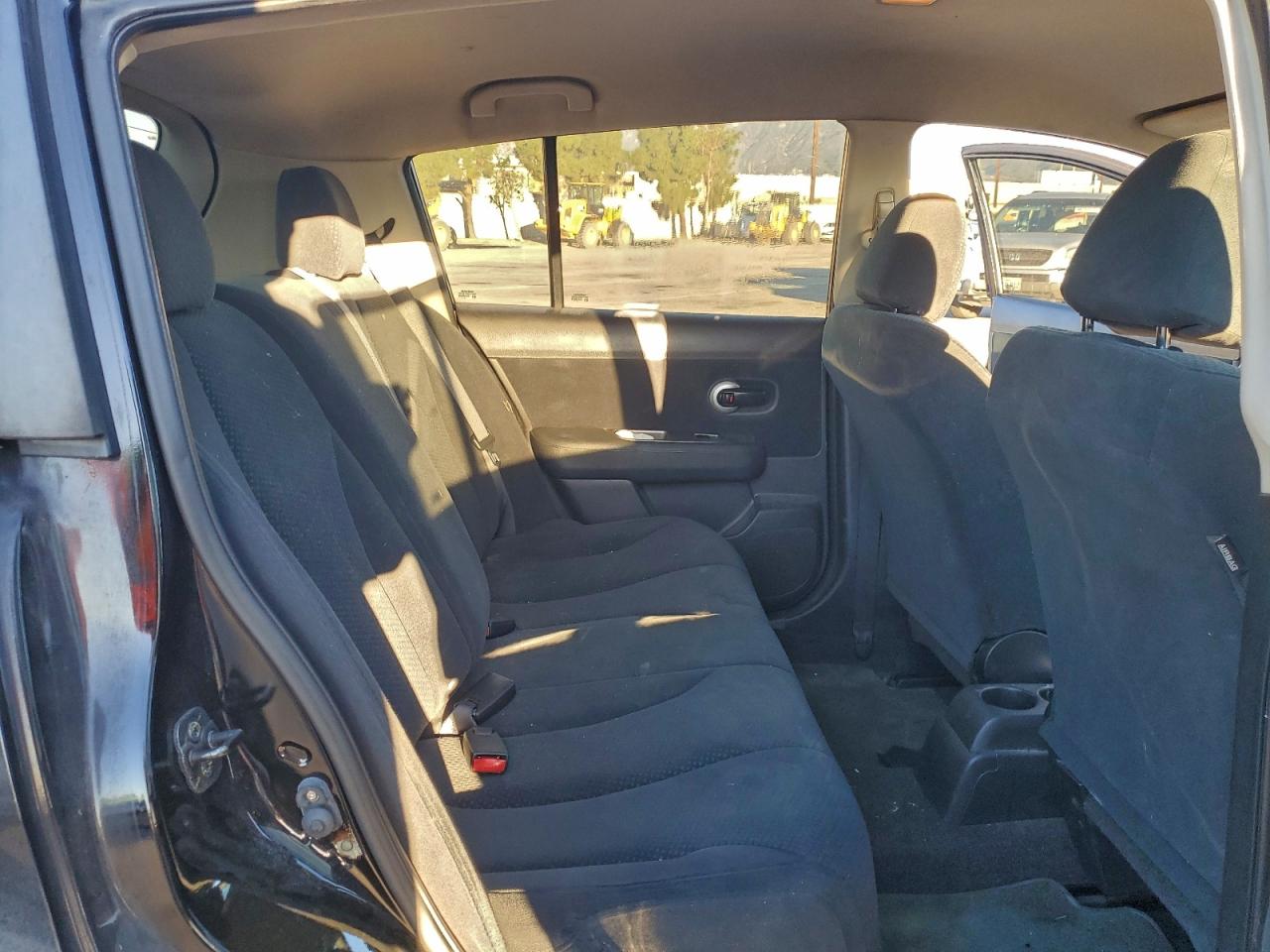 2011 NISSAN VERSA S photo 10