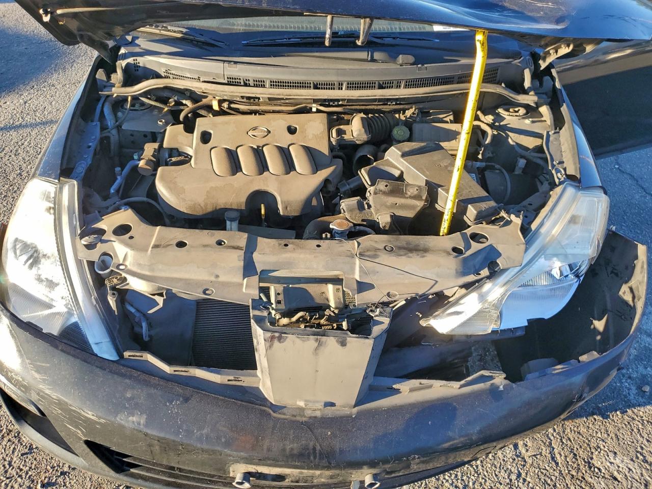 2011 NISSAN VERSA S photo 11