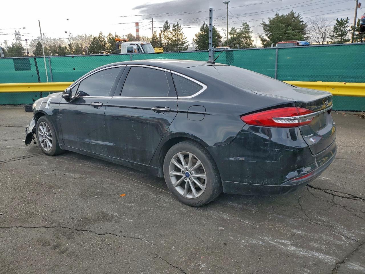 2017 FORD FUSION SE photo 2