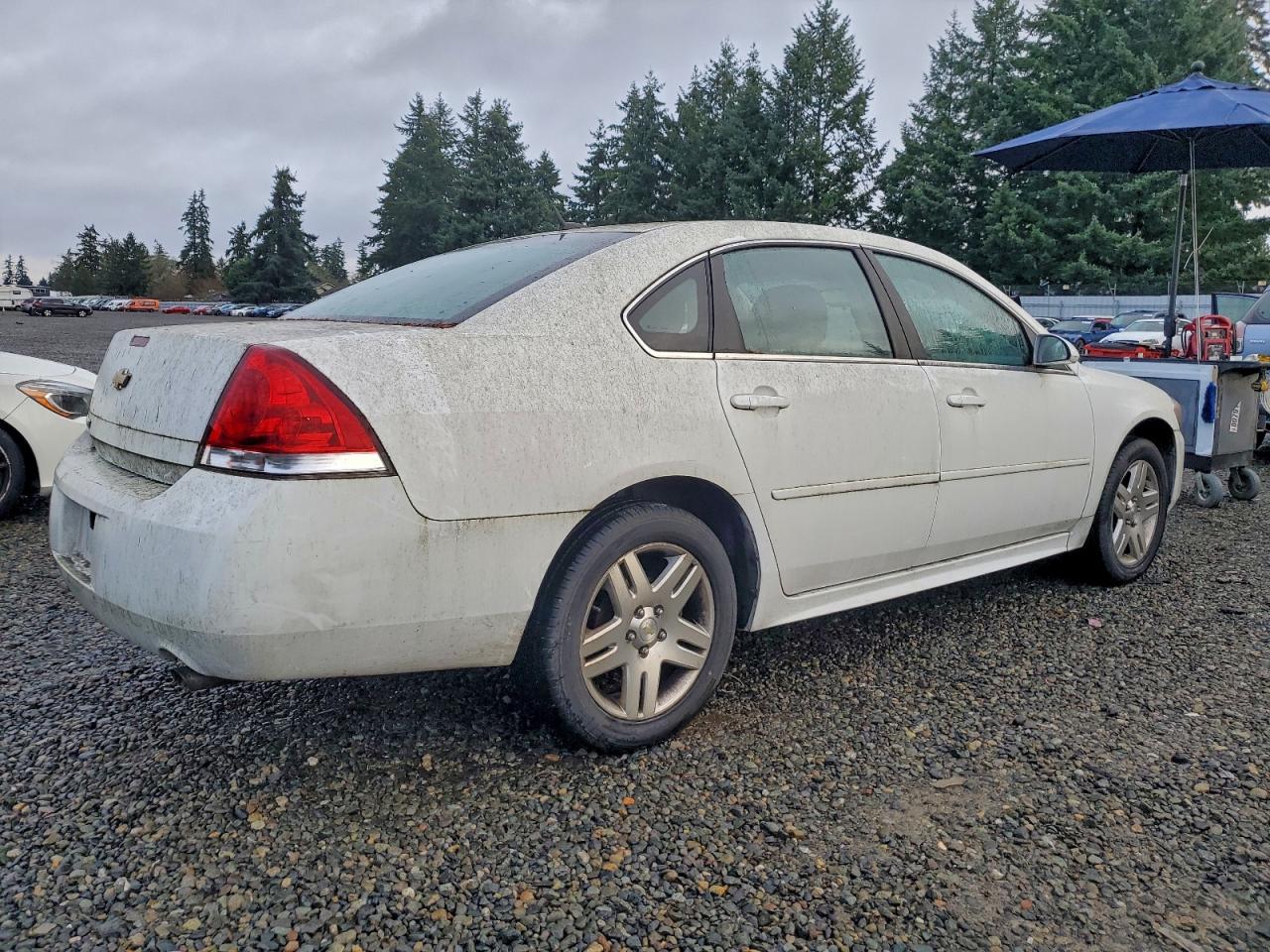 2013 CHEVROLET IMPALA LT photo 3