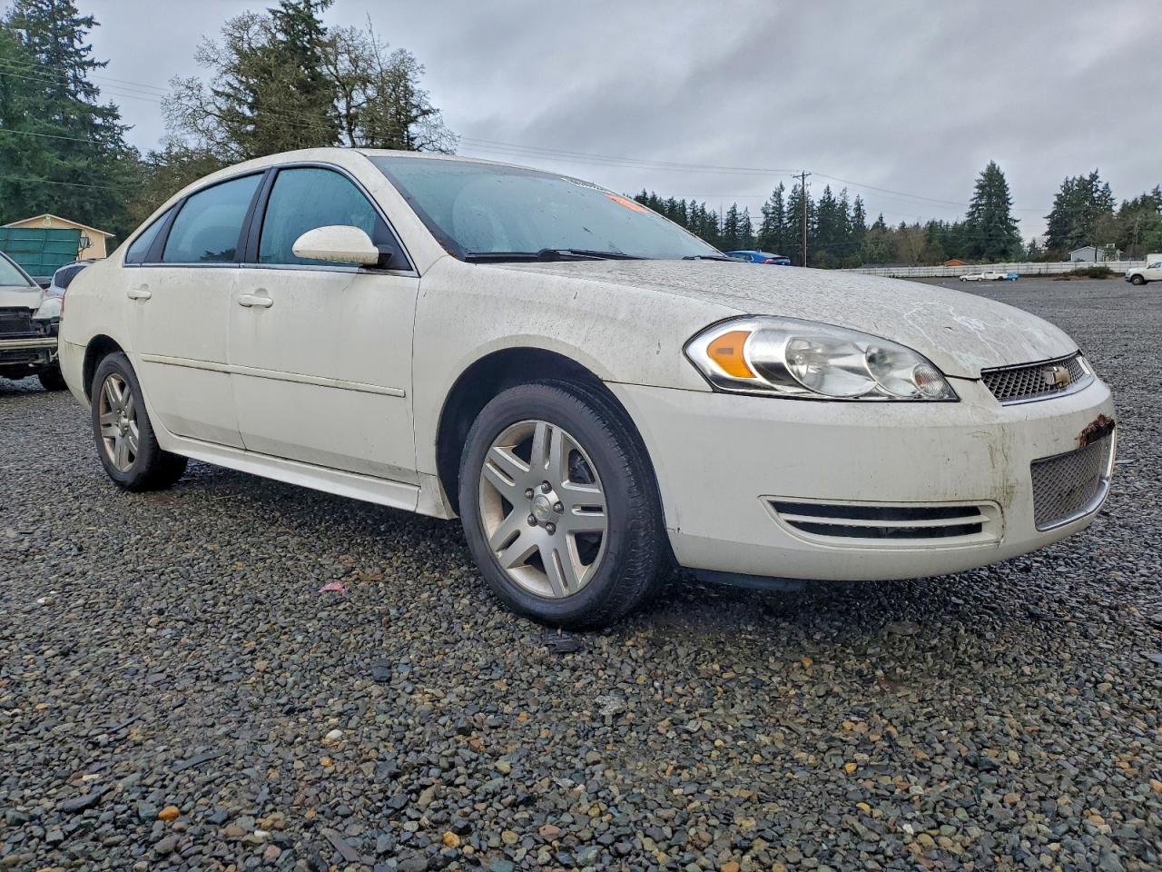 2013 CHEVROLET IMPALA LT photo 4