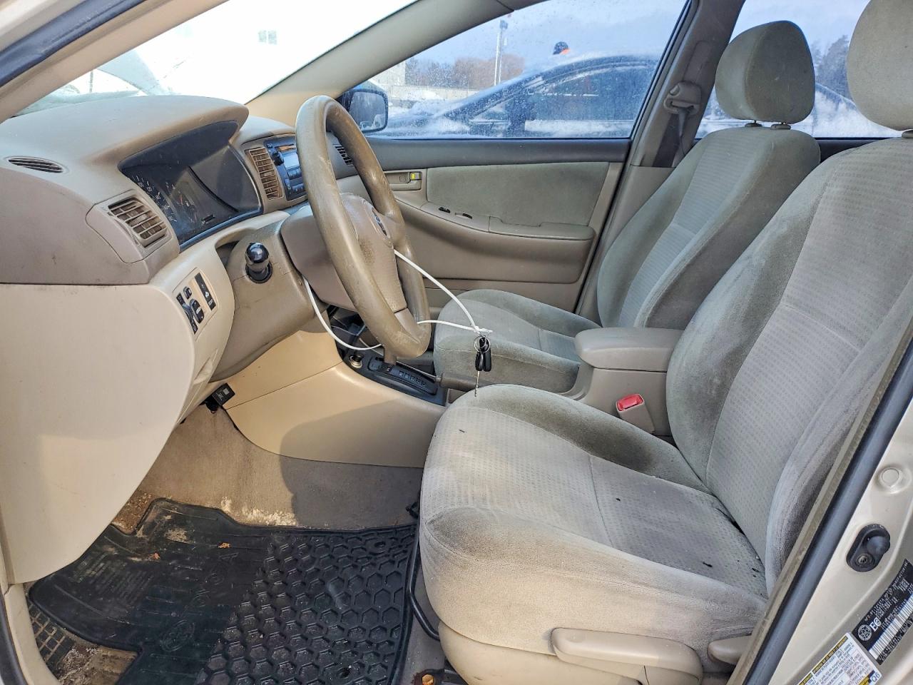 2005 TOYOTA COROLLA CE photo 7