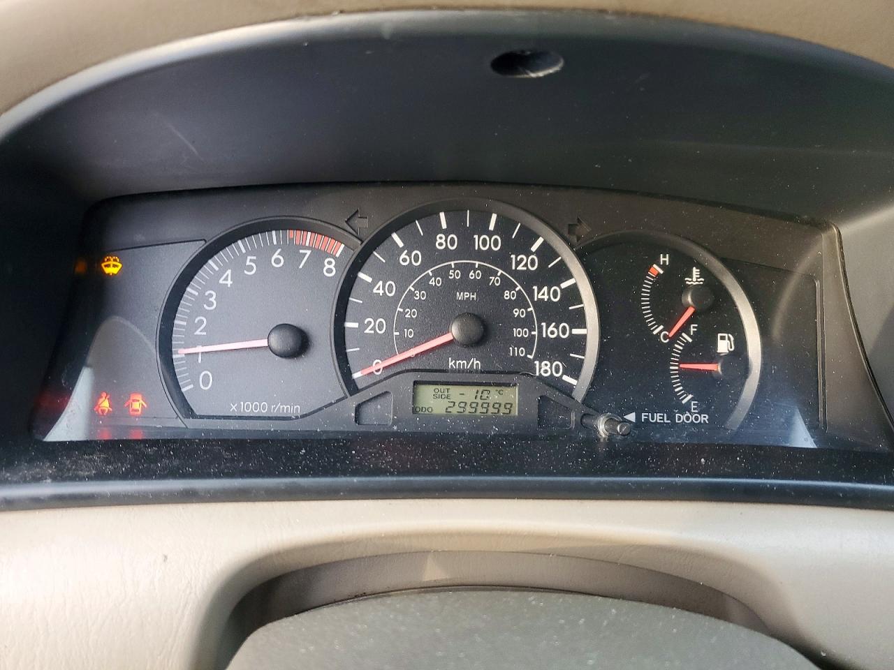 2005 TOYOTA COROLLA CE photo 9