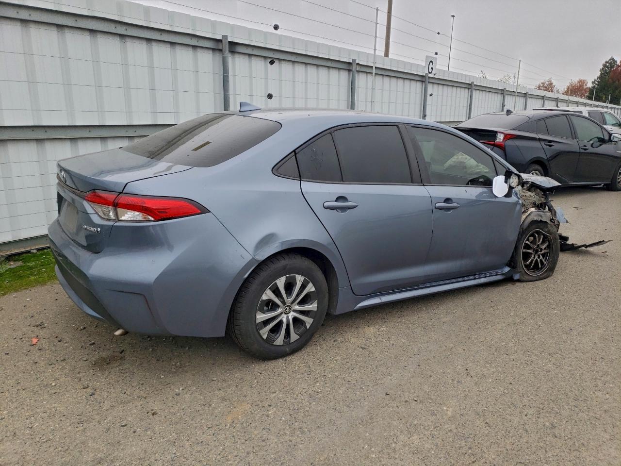 2020 TOYOTA COROLLA LE photo 3