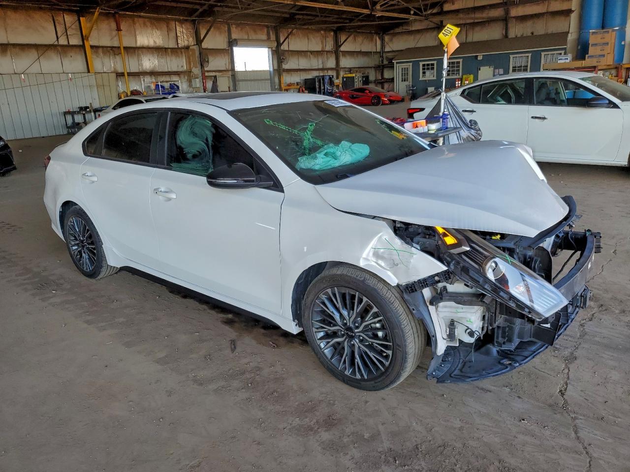 2023 KIA FORTE GT LINE photo 4