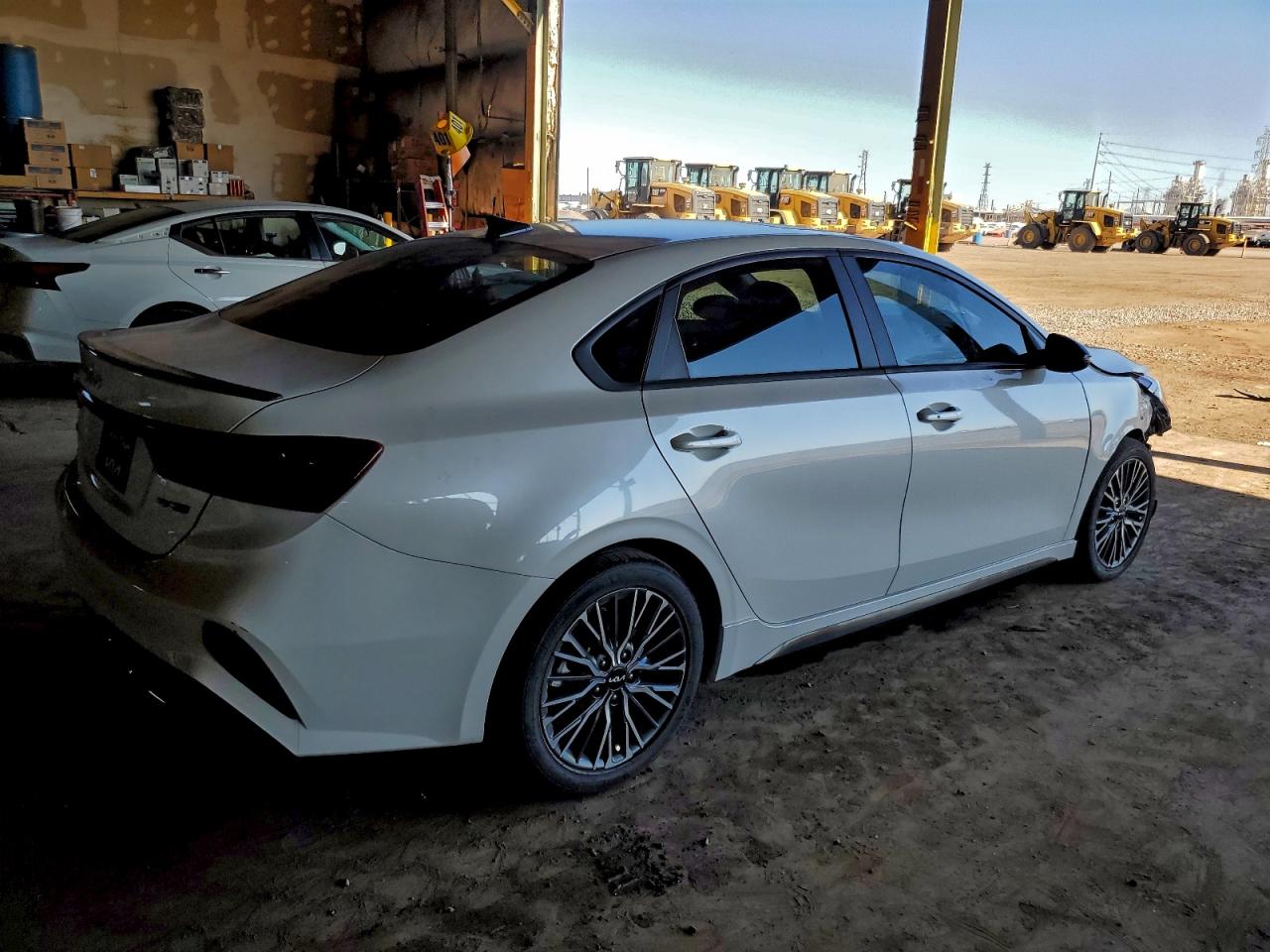 2023 KIA FORTE GT LINE photo 3