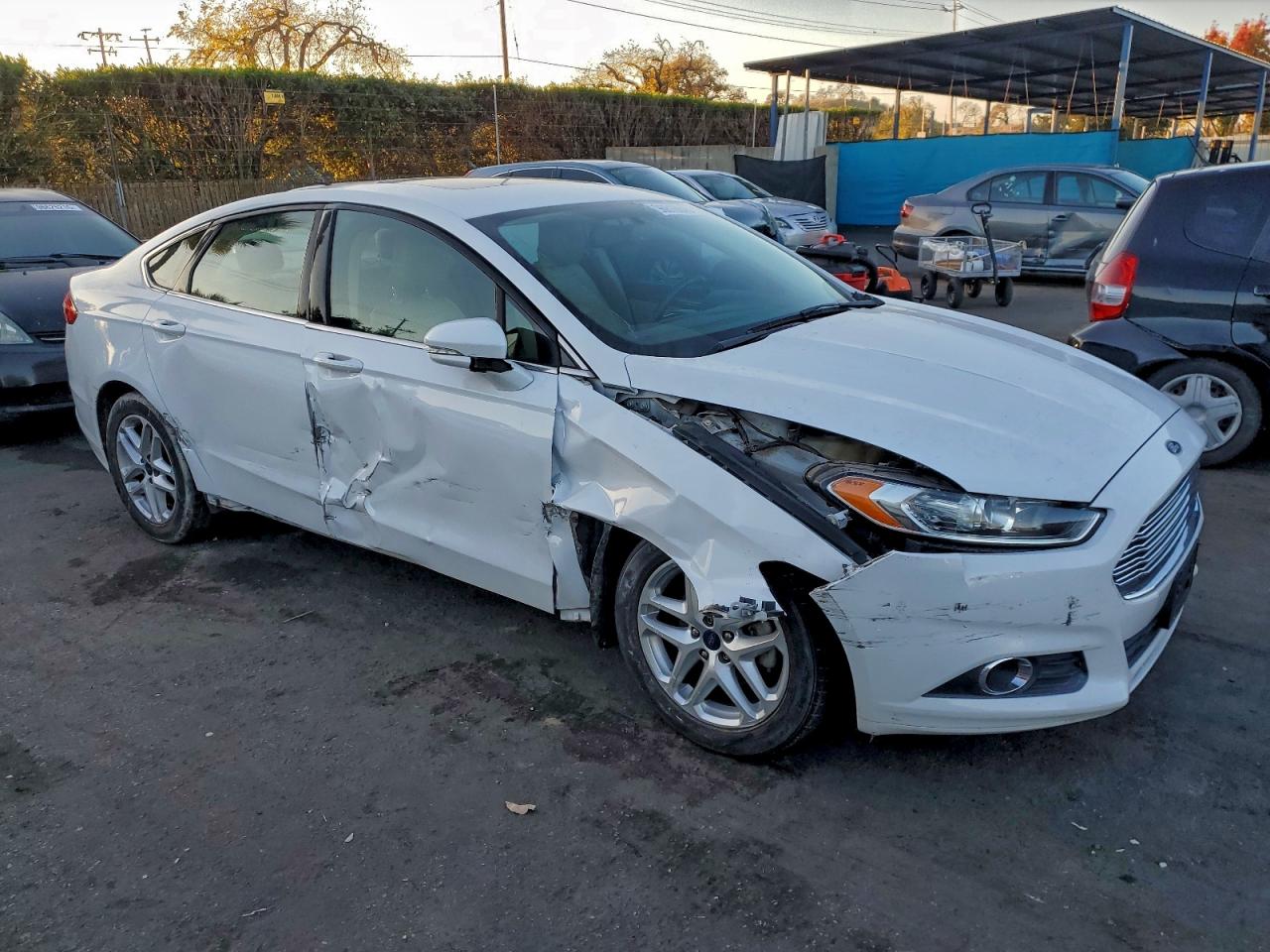 2014 FORD FUSION SE photo 4