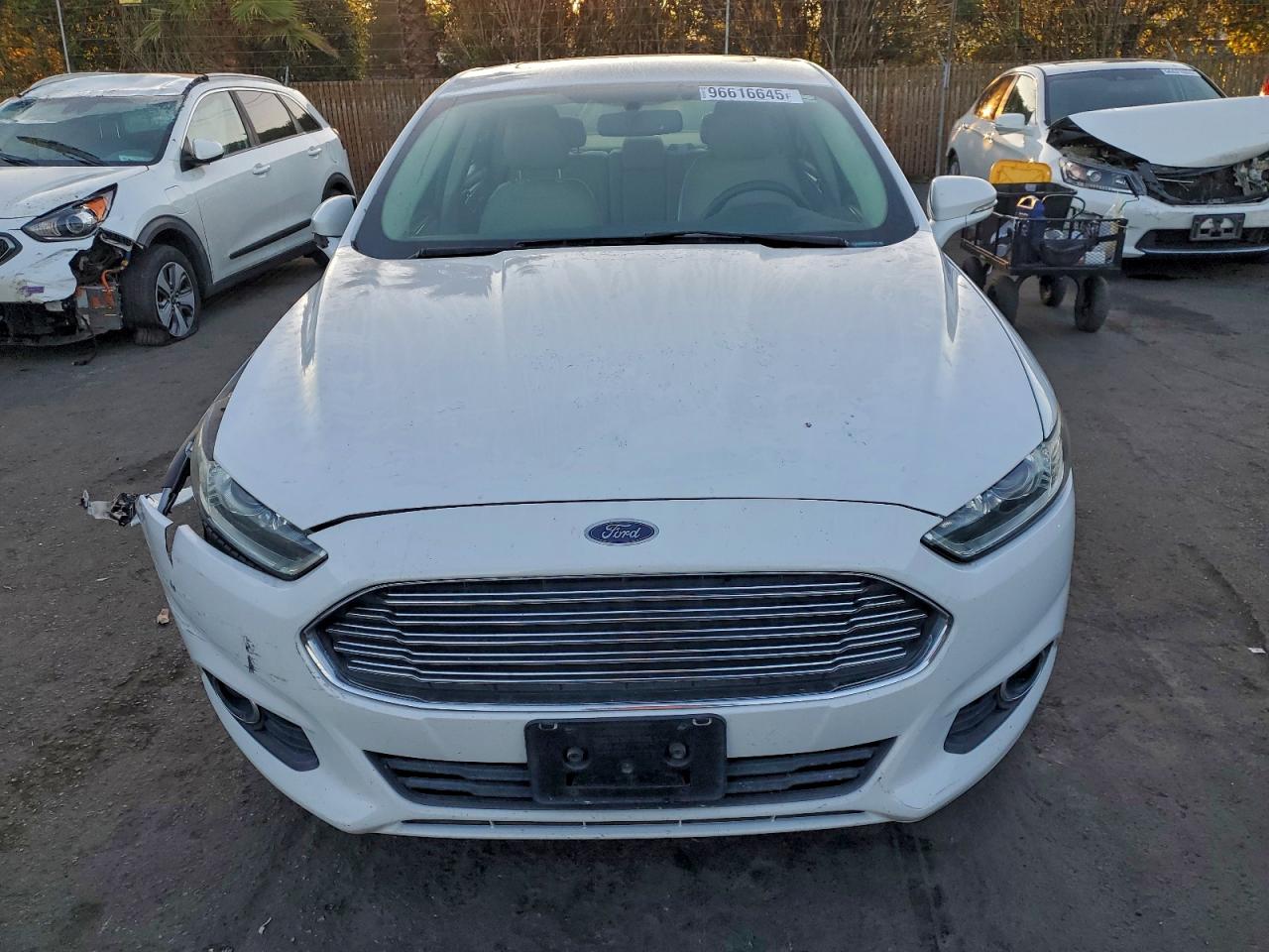 2014 FORD FUSION SE photo 5