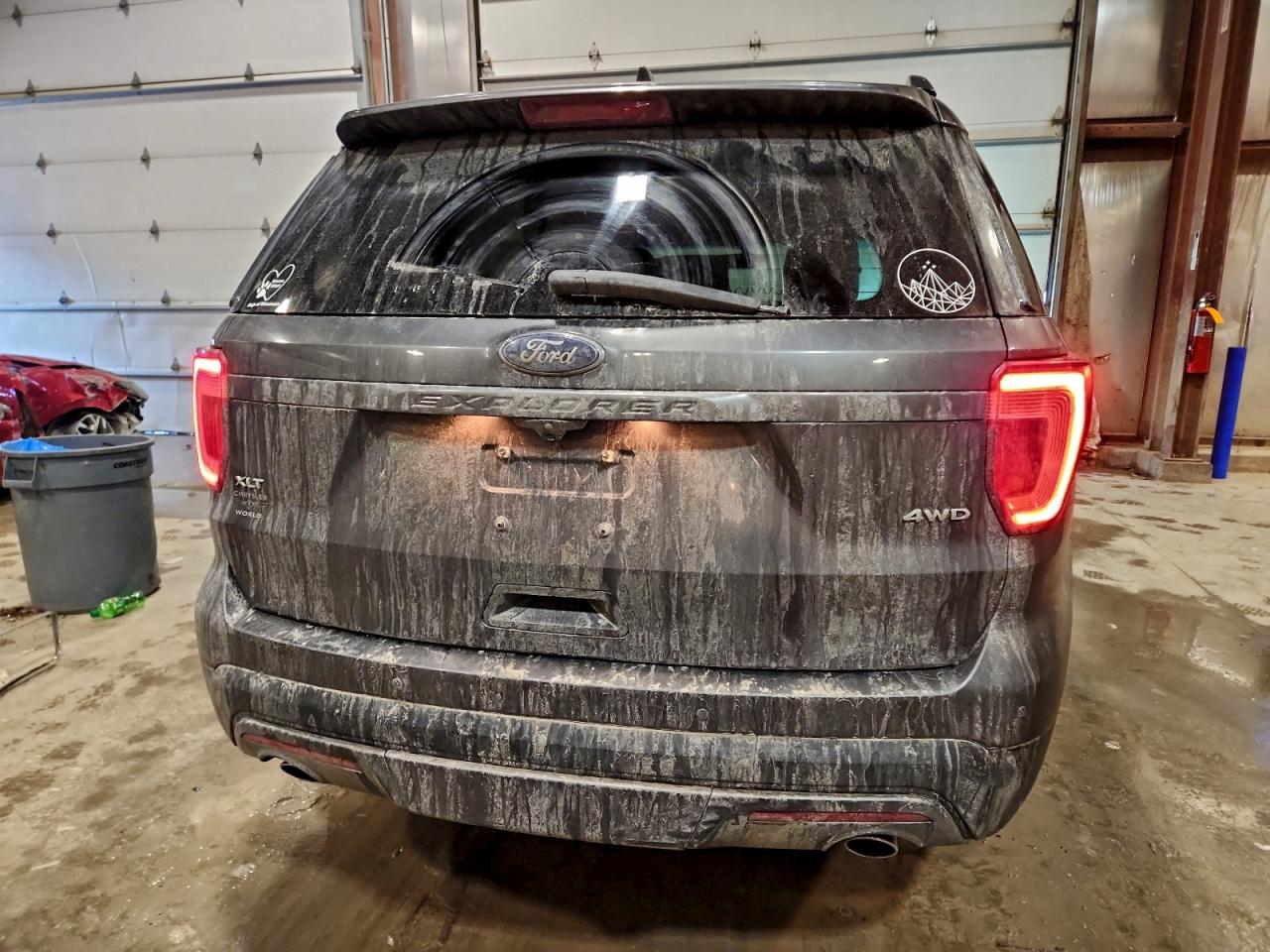 2017 FORD EXPLORER XLT photo 6