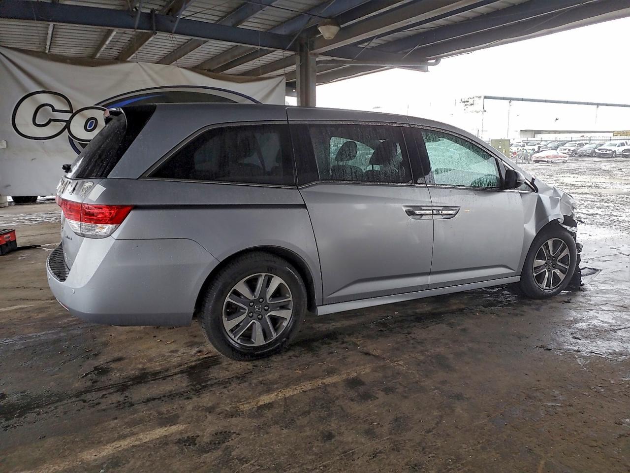 2016 HONDA ODYSSEY TOURING photo 3