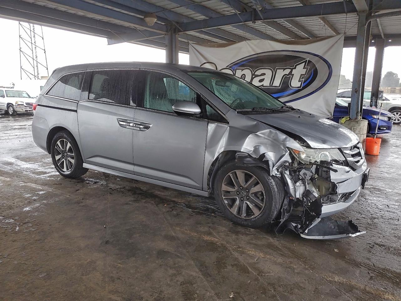 2016 HONDA ODYSSEY TOURING photo 4