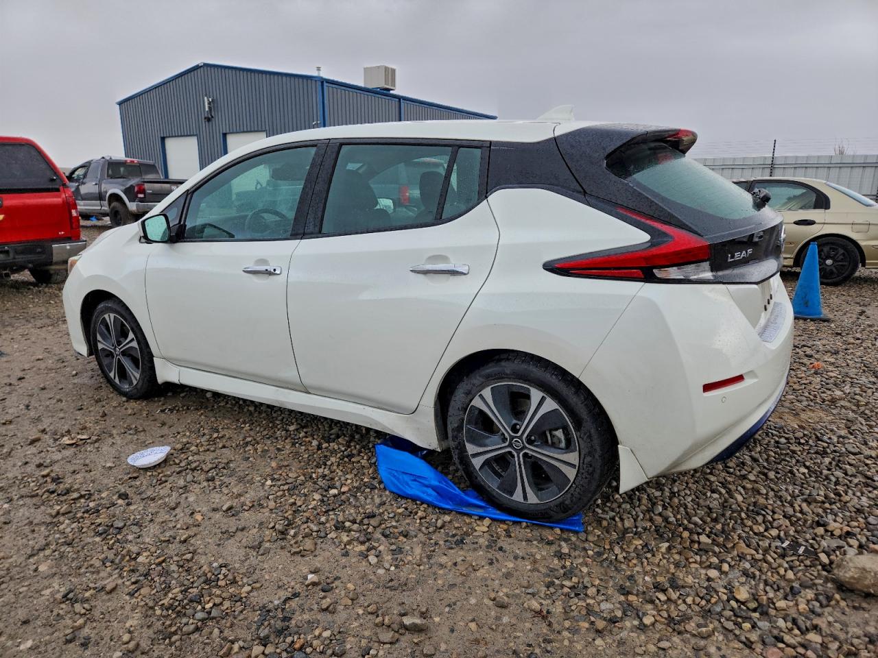 2022 NISSAN LEAF SV PLUS photo 2
