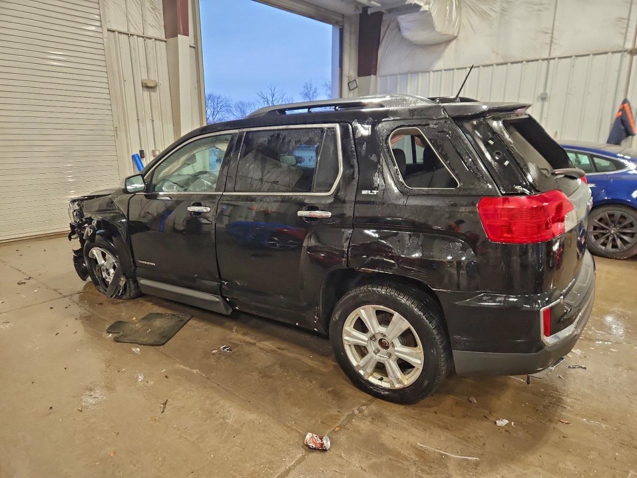 2017 GMC TERRAIN SLT photo 2