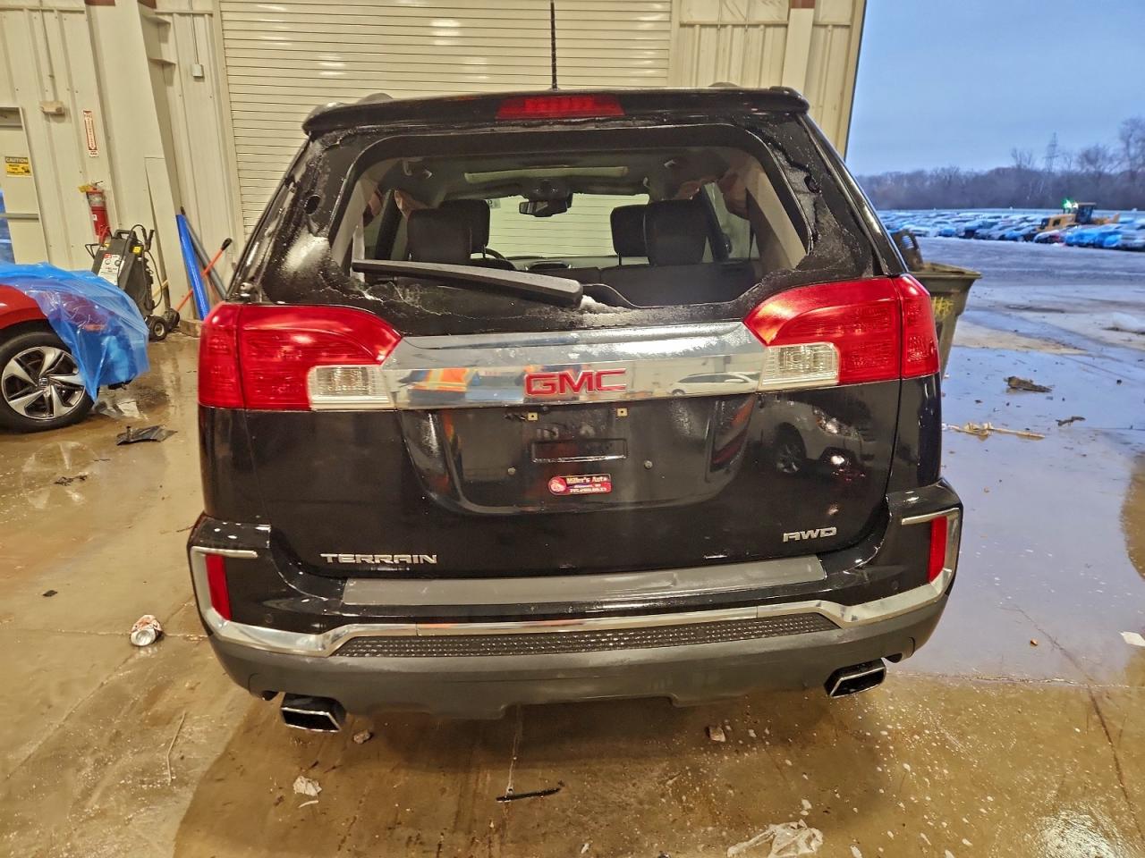 2017 GMC TERRAIN SLT photo 6