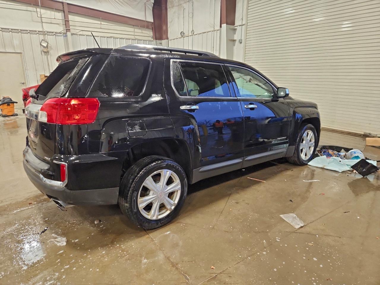 2017 GMC TERRAIN SLT photo 3