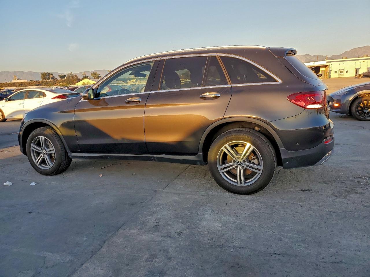 2021 MERCEDES-BENZ GLC 300 photo 2