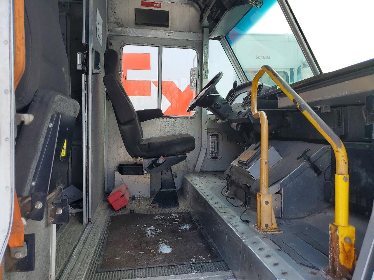 2012 FORD F59 DELIVERY TRUCK photo 7