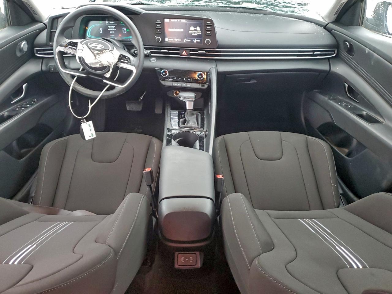 2025 HYUNDAI ELANTRA BLUE photo 8