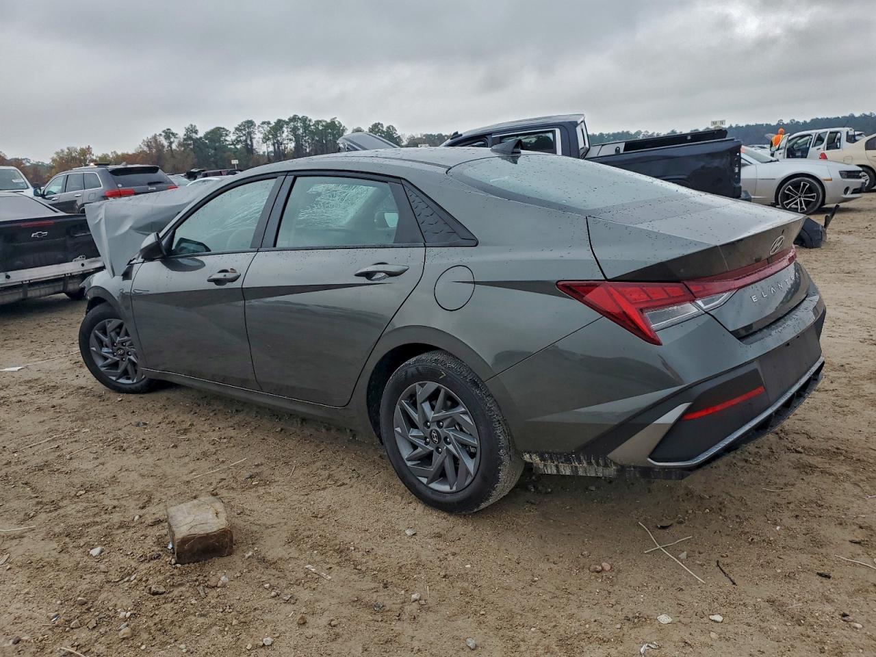 2025 HYUNDAI ELANTRA BLUE photo 2