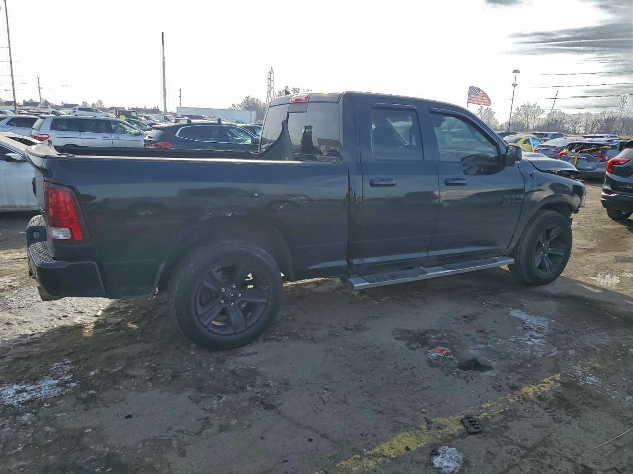 2013 RAM 1500 SPORT photo 3