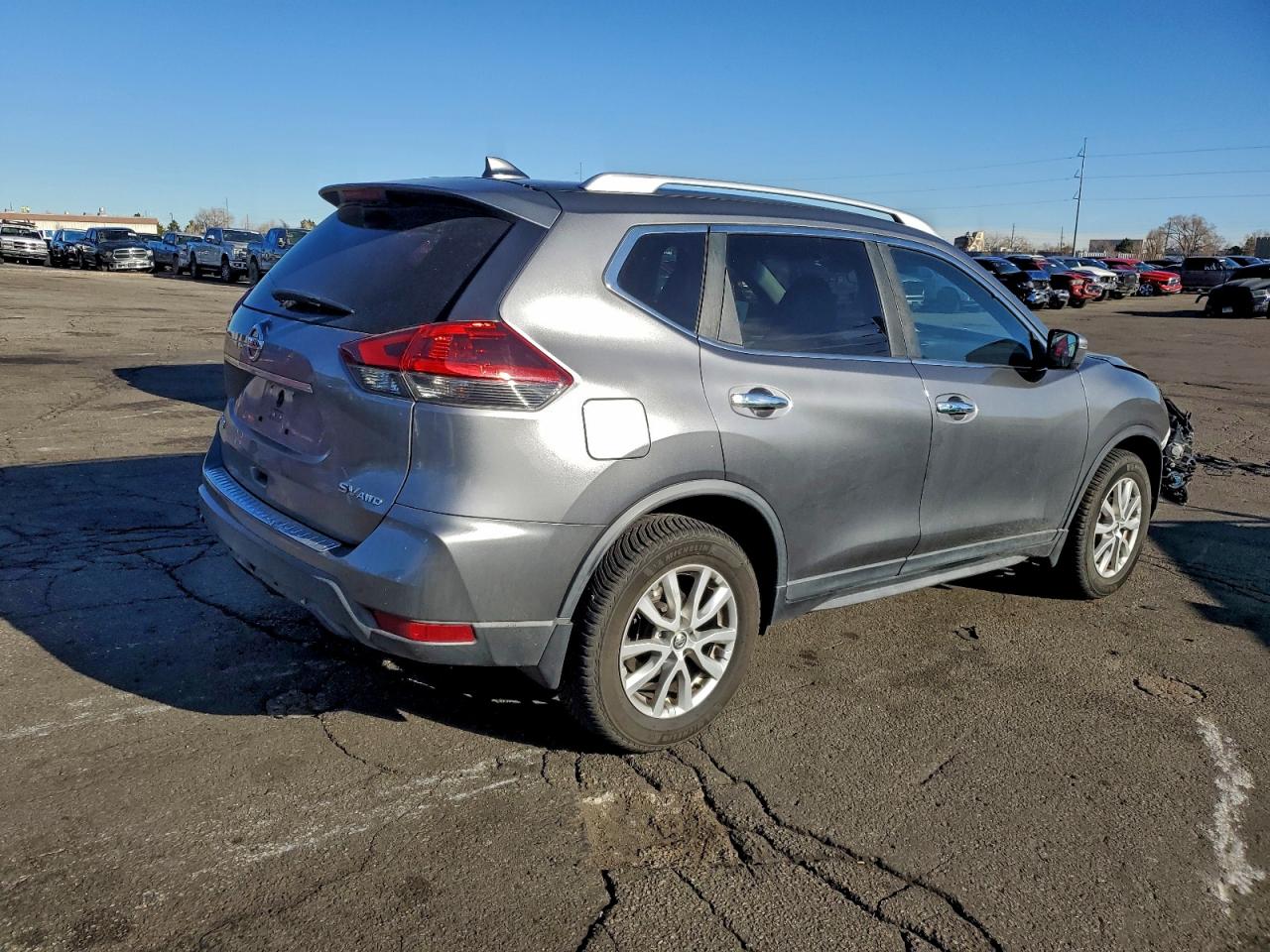 2018 NISSAN ROGUE S photo 3