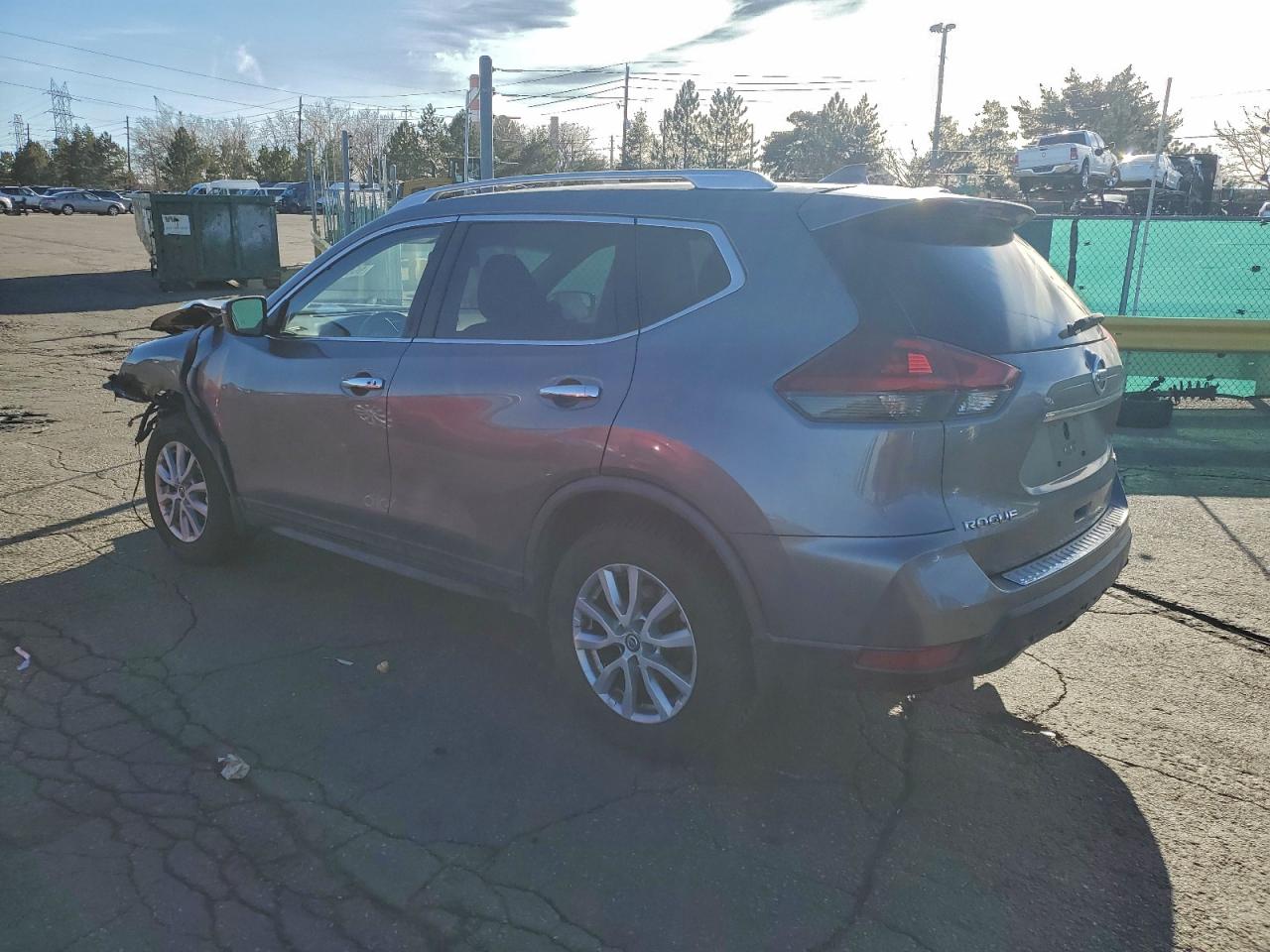 2018 NISSAN ROGUE S photo 2