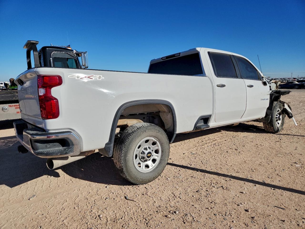 2024 CHEVROLET SILVERADO K2500 HEAVY DUTY photo 3