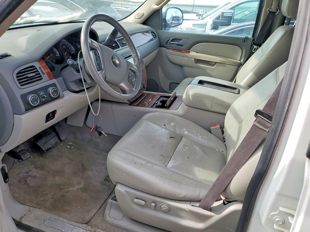 2013 CHEVROLET SUBURBAN K1500 LTZ photo 7