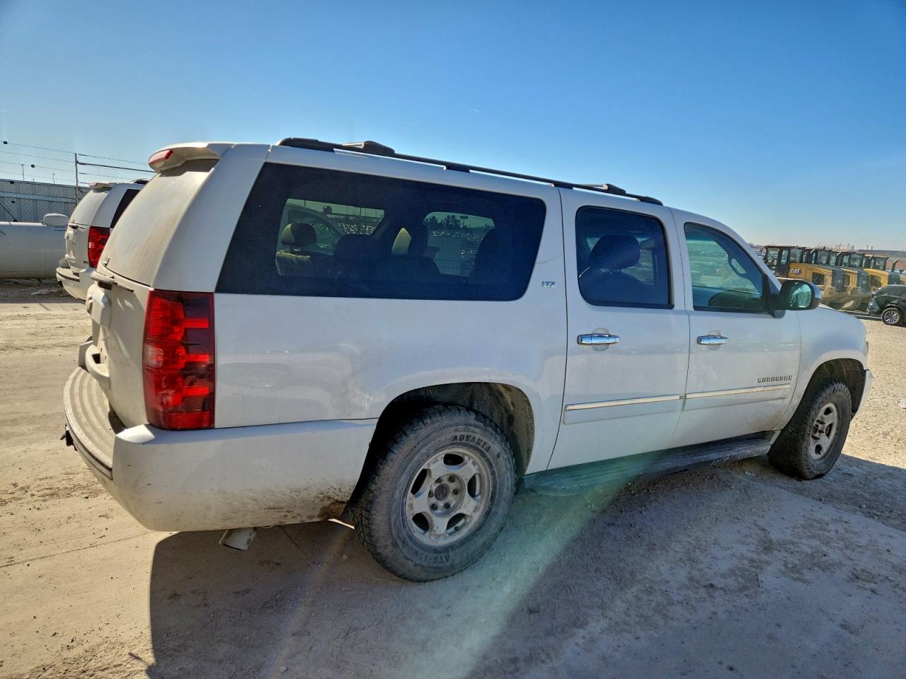 2013 CHEVROLET SUBURBAN K1500 LTZ photo 3