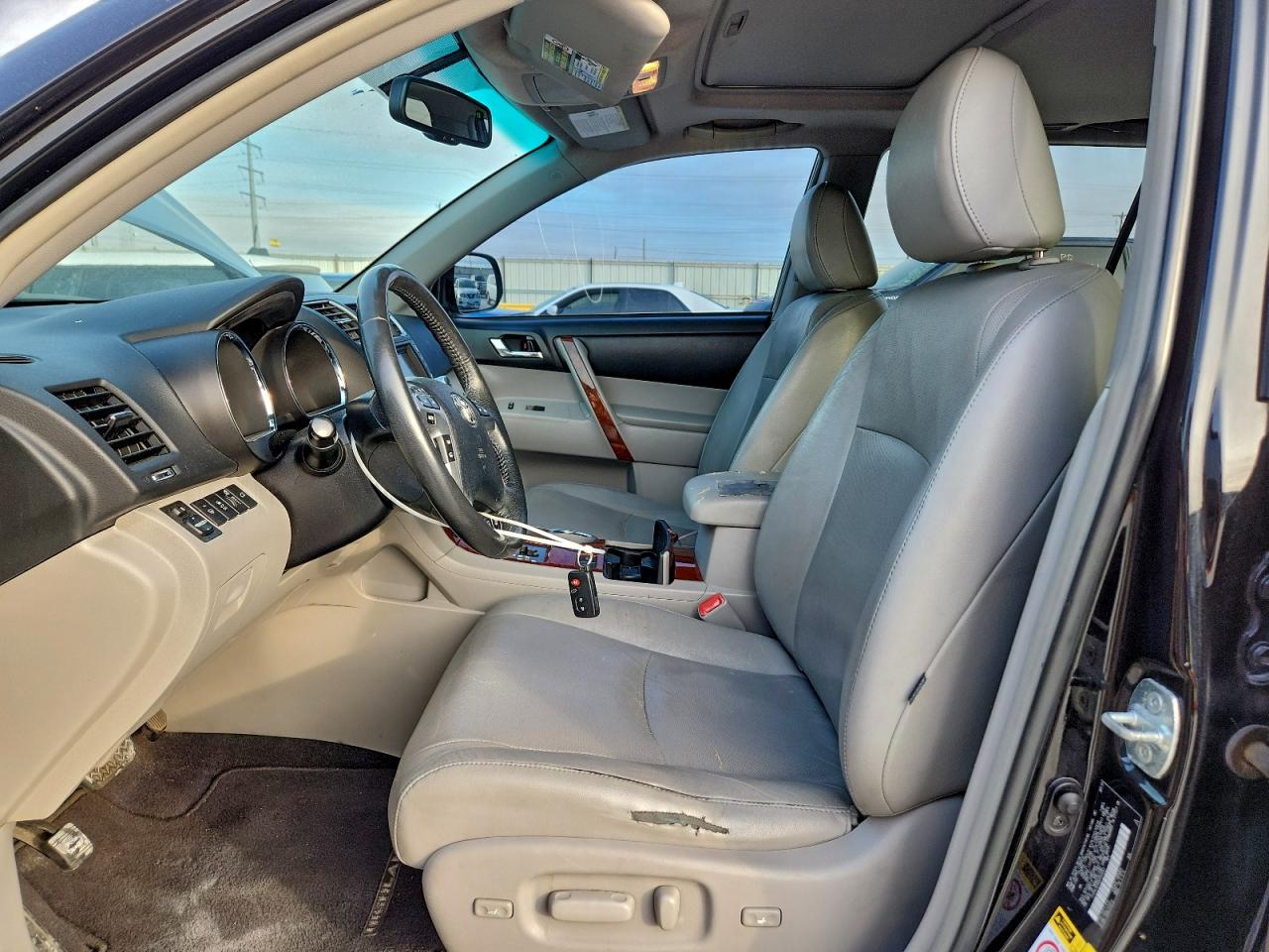 2011 TOYOTA HIGHLANDER LIMITED photo 7