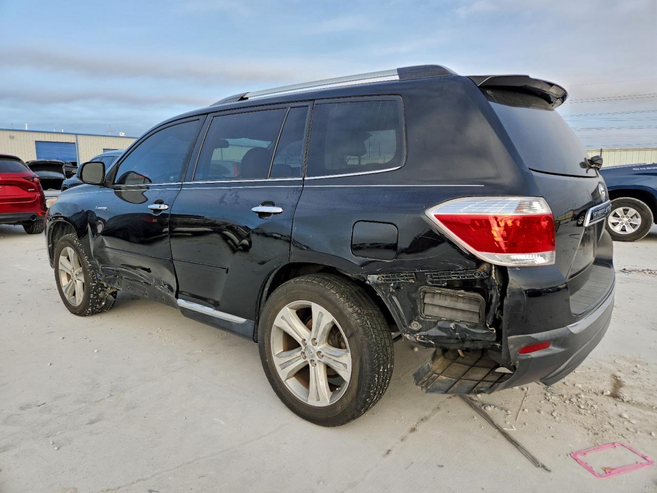 2011 TOYOTA HIGHLANDER LIMITED photo 2