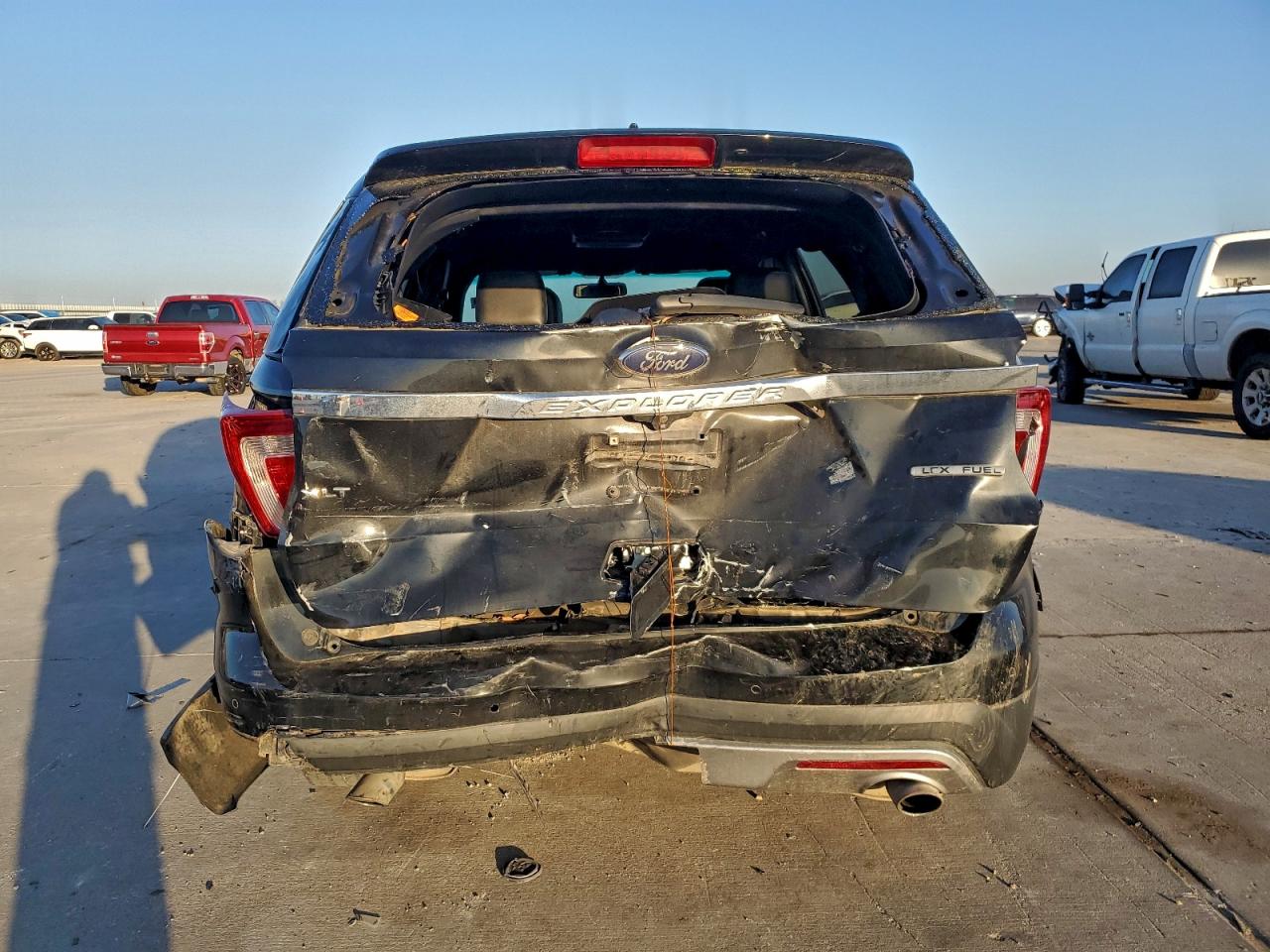 2016 FORD EXPLORER XLT photo 6