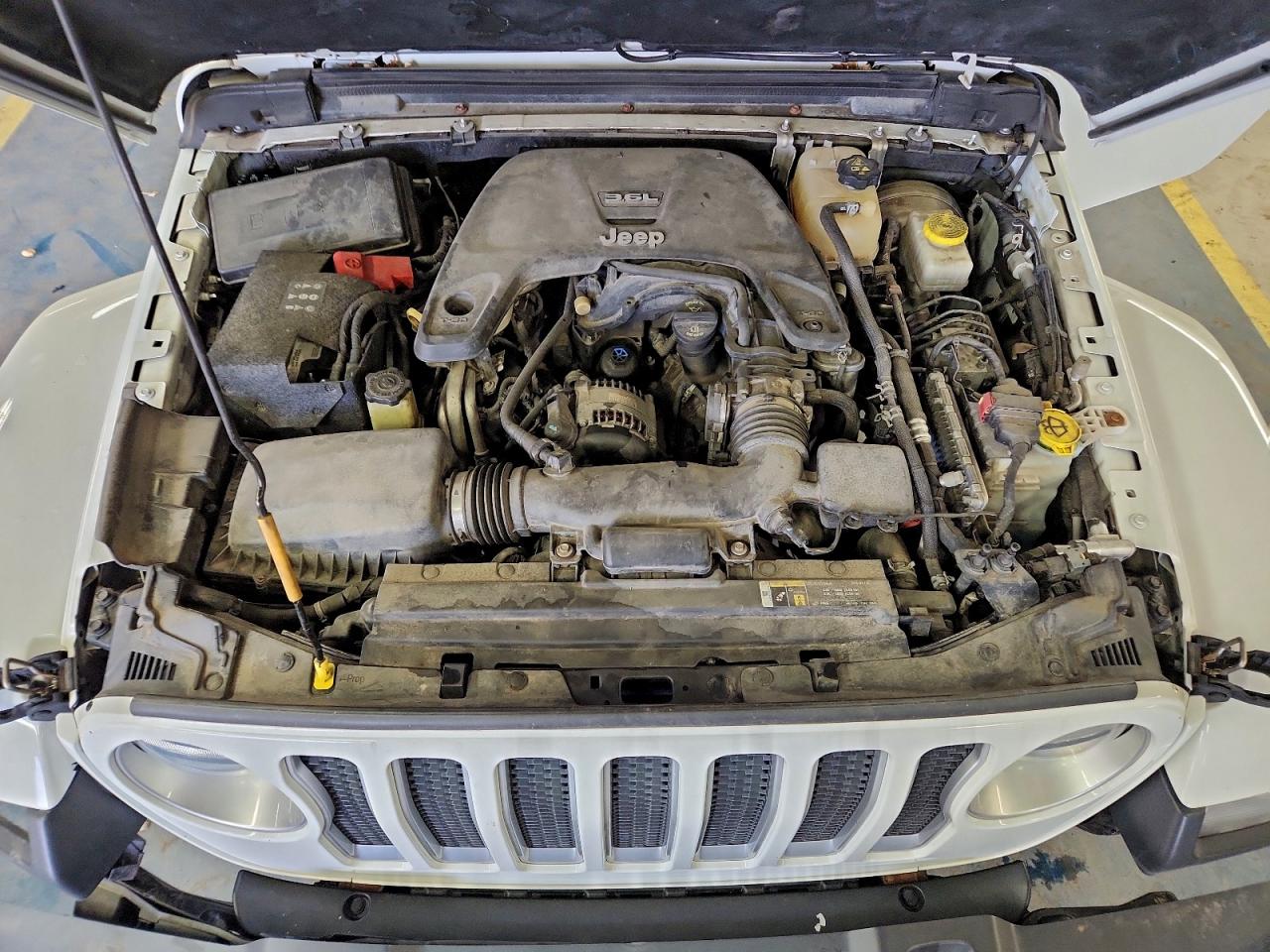 2018 JEEP WRANGLER UNLIMITED SAHARA photo 12