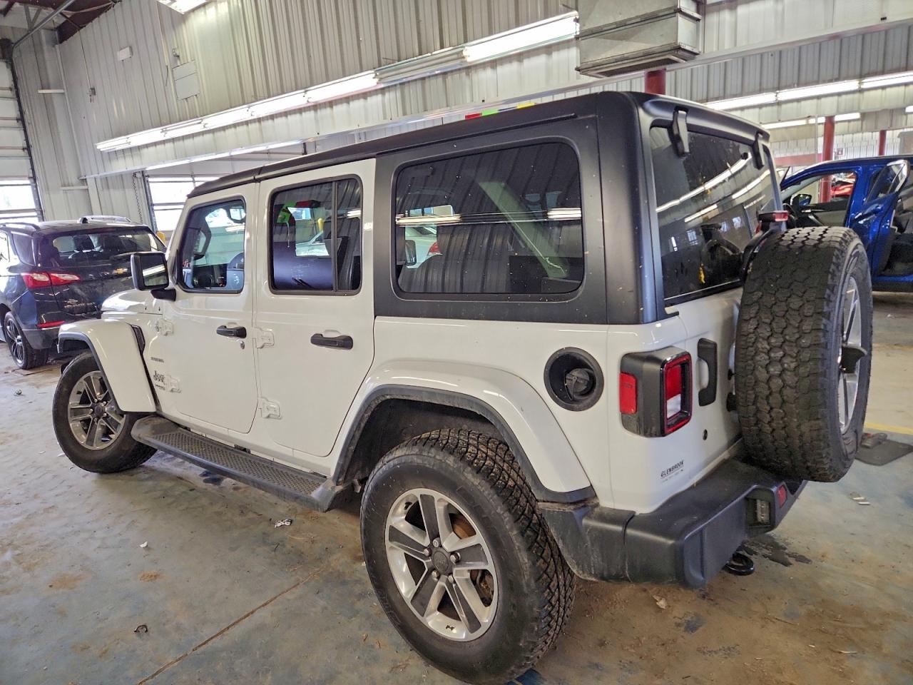 2018 JEEP WRANGLER UNLIMITED SAHARA photo 2