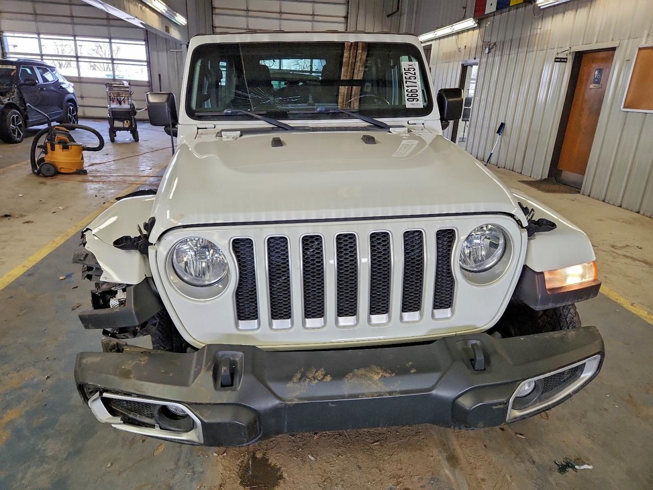 2018 JEEP WRANGLER UNLIMITED SAHARA photo 5