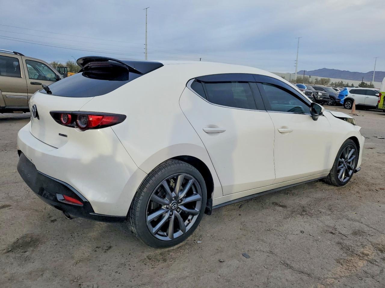 2019 MAZDA 3 photo 3