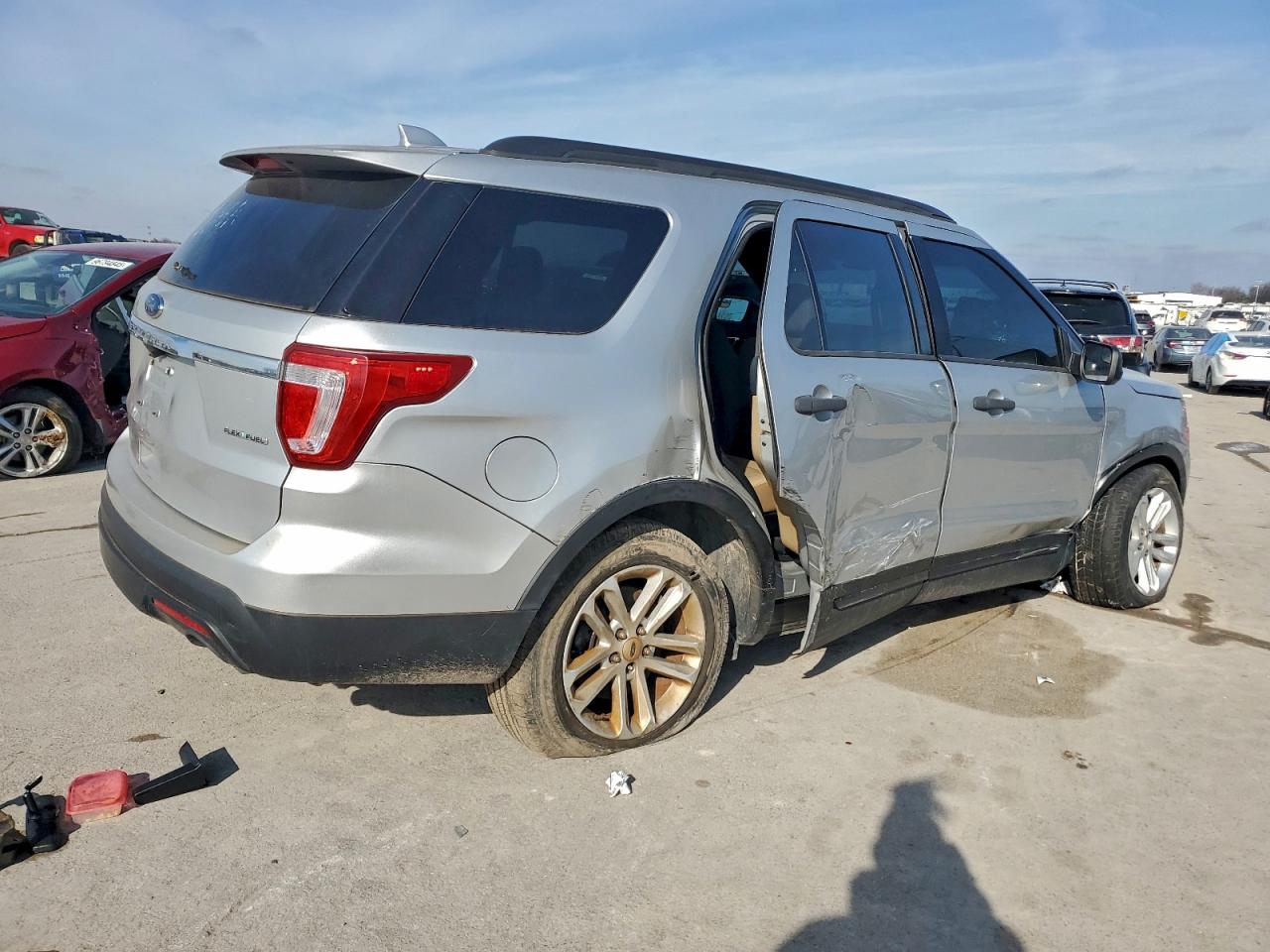2016 FORD EXPLORER photo 3